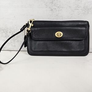 Coach Vintage Black All Leather Turnlock Wristlet Wallet